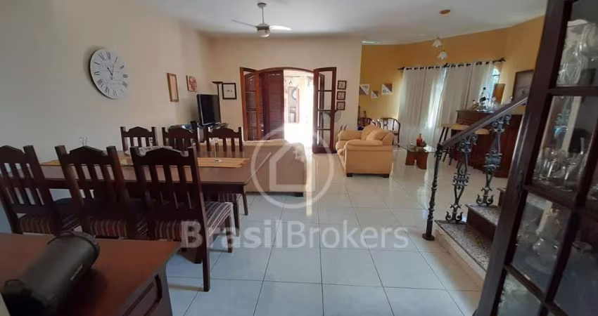 Casa de Condomínio à venda com 316,00m² e 6 quartos em Taquara, Rio de Janeiro - rj