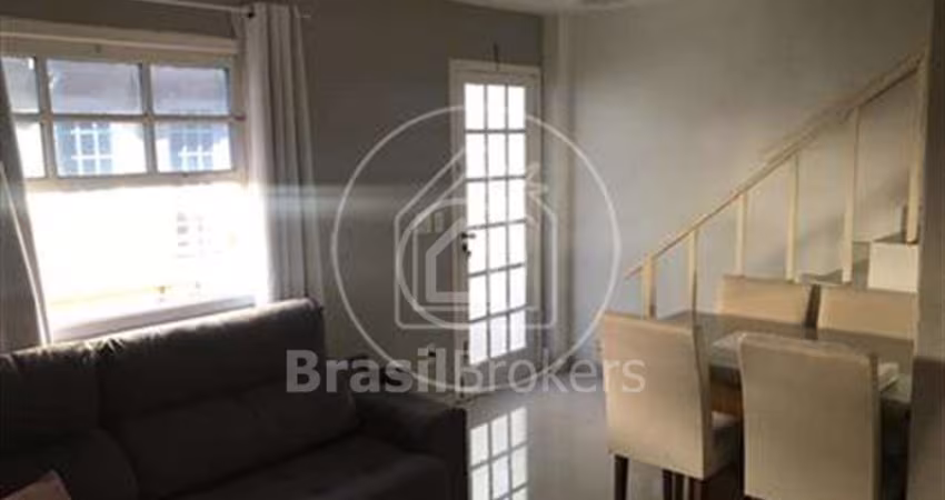 Casa de Vila à venda com 460,00m² e 2 quartos em Pechincha, Rio de Janeiro - rj