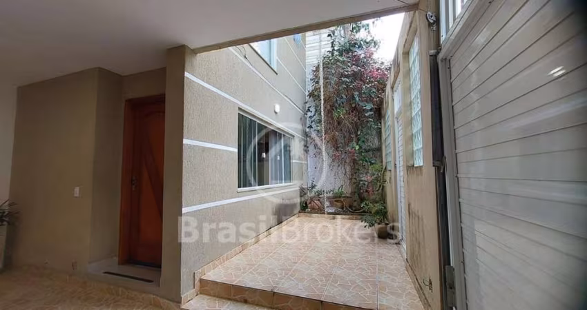 Casa de Condomínio à venda com 194,00m² e 3 quartos em Taquara, Rio de Janeiro - RJ