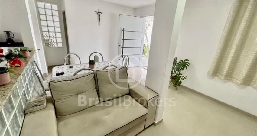 Casa 3 quartos, sendo 1 suíte