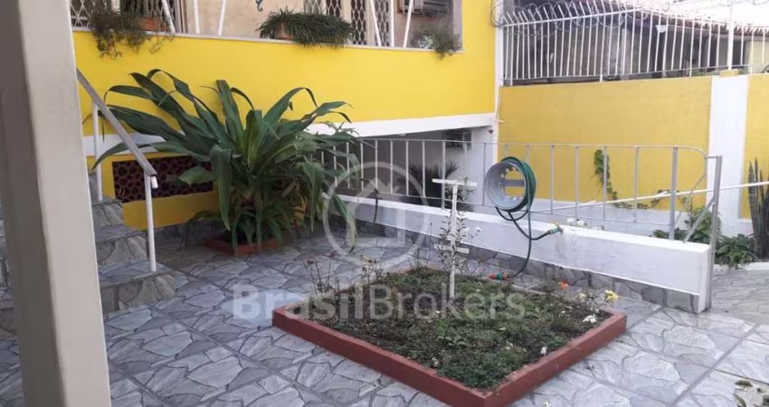 Casa 2 quartos - Freguesia (Jacarepaguá)
