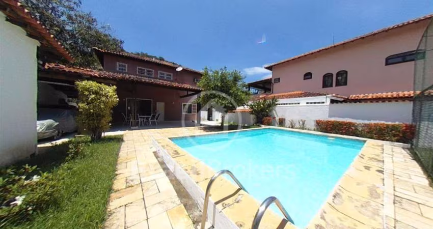 Casa de Condomínio 5 quartos, sendo 4 suítes
