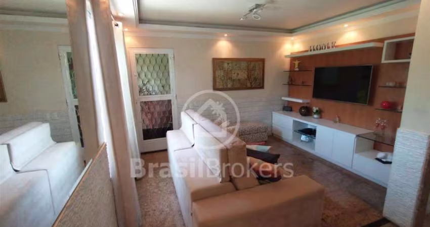 Casa 3 quartos, sendo 1 suíte