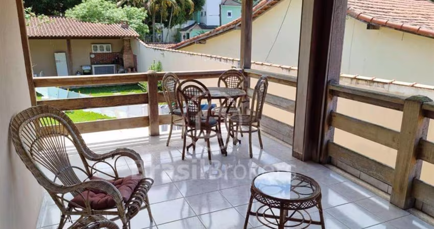 Casa de Condomínio 5 quartos, sendo 3 suítes