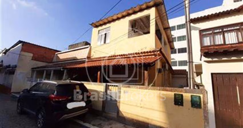 Casa de Condomínio 5 quartos, sendo 2 suítes