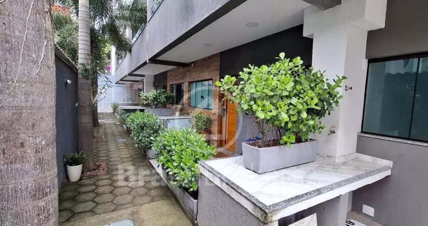 OPORTUNIDADE: excelente casa triplex com área gourmet e churrasqueira.
