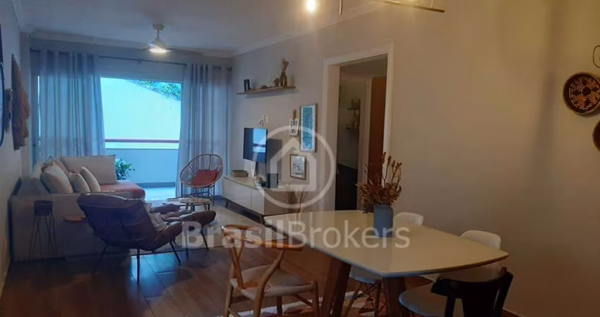 Apartamento espaçoso, próximo a transporte e comércio. Não perca esta oportunidade!!!