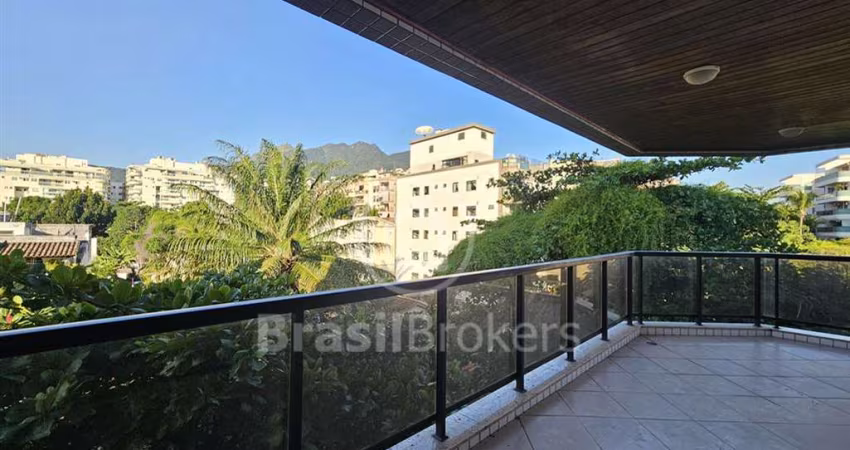Freguesia, 3 quartos, dependência completa,124 metros. 1 suite, 2 vagaa
