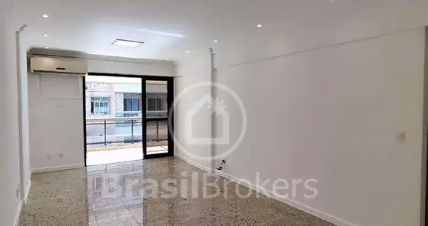 Apartamento 96 m²  com ótima localização na freguesia