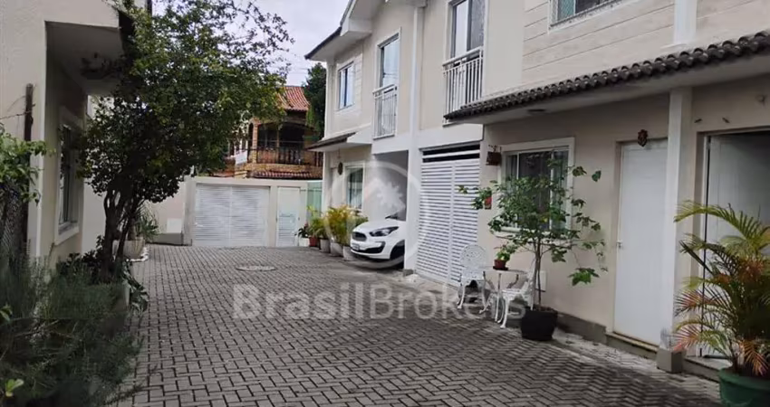 Casa em condomínio fechado com 3 quartos à venda na Rua Valentim Duhnam, Freguesia (Jacarepaguá), Rio de Janeiro