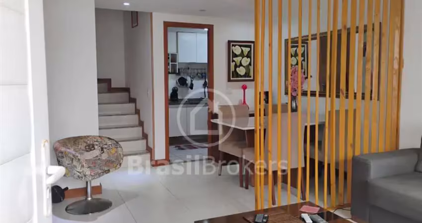 Casa em condomínio à venda com 3 quartos na freguesia de jacarepaguá