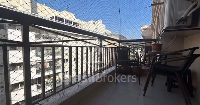 Excelente apartamento no coração da freguesia , em condomínio com total infraestrutura.