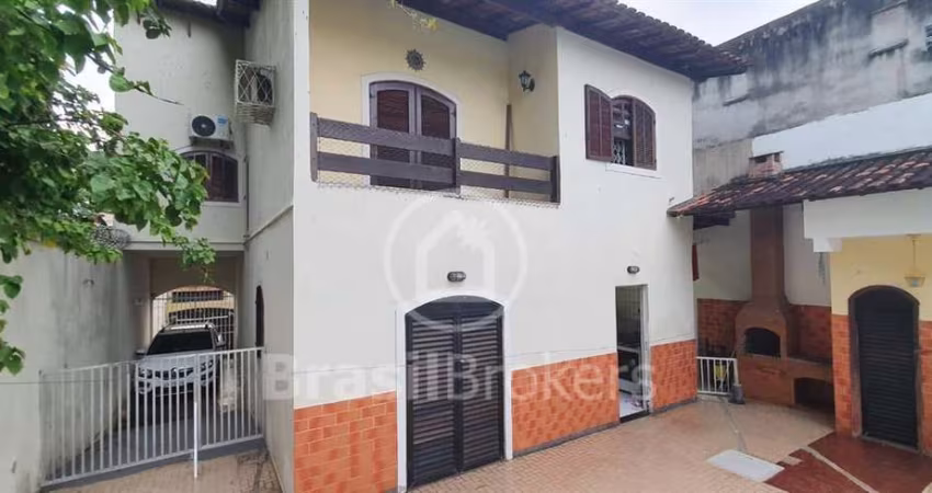 CASA COM 228 m2 NA FREGUESIA PERTINHO DA PRAIA DA GUANABARA - Rio de Janeiro - rj