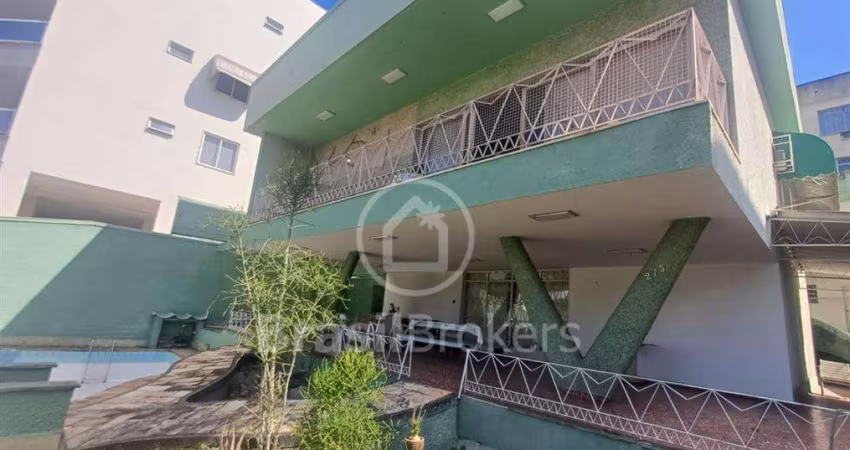 Casa com 461 m²  em área nobre do Jardim Guanabara!