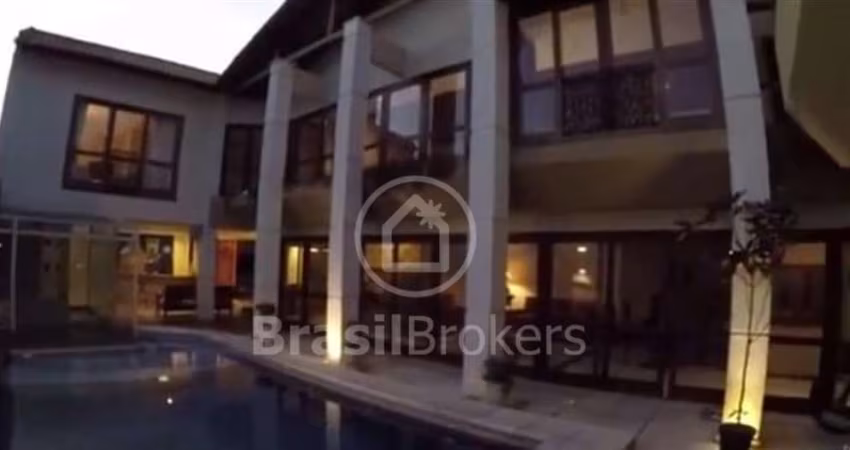 Casa à venda com 292,00m² e 4 quartos em Jardim Guanabara, Rio de Janeiro - rj