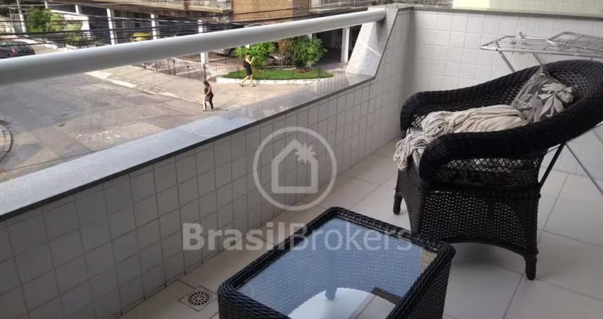 Aparatamento amplo 01 quarto, varanda, elevador 52 m²