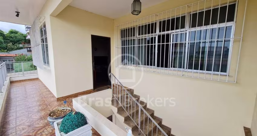 Casa à venda com 650,00m² e 4 quartos em Jardim Guanabara, Rio de Janeiro - rj