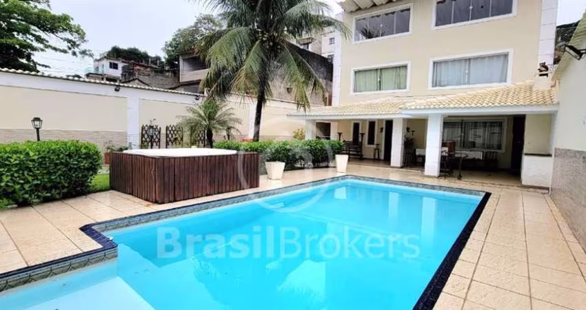 Casa à venda com 414,00m² e 5 quartos em Bancários, Rio de Janeiro - rj