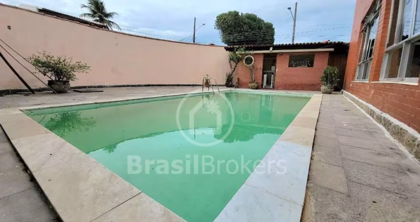 Casa à venda com 550,00m² e 5 quartos em Bancários, Rio de Janeiro - rj