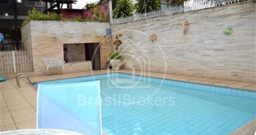 Casa à venda com 320,00m² e 5 quartos em Jardim Guanabara, Rio de Janeiro - rj