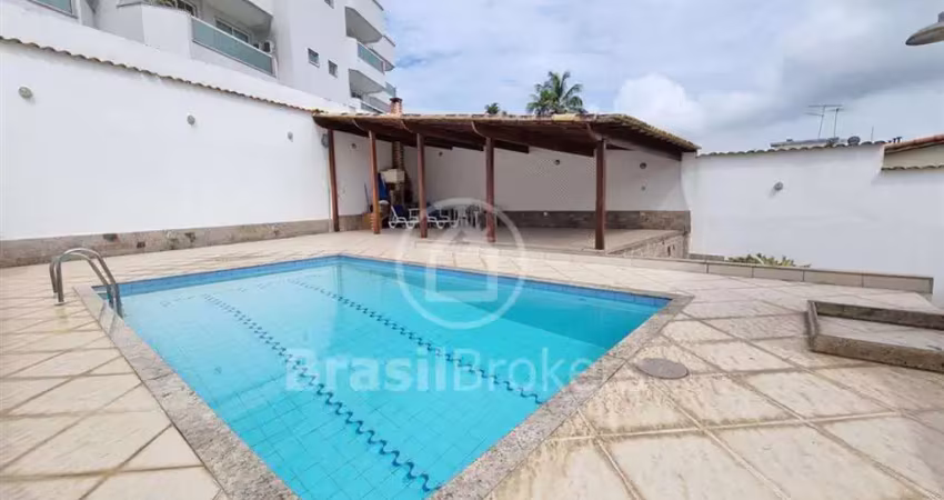 Casa à venda com 346,00m² e 4 quartos em jardim guanabara, rio de janeiro - rj