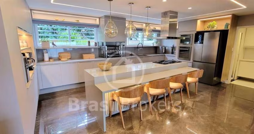 Casa à venda com 768,00m² e 5 quartos em Jardim Guanabara, Rio de Janeiro - rj