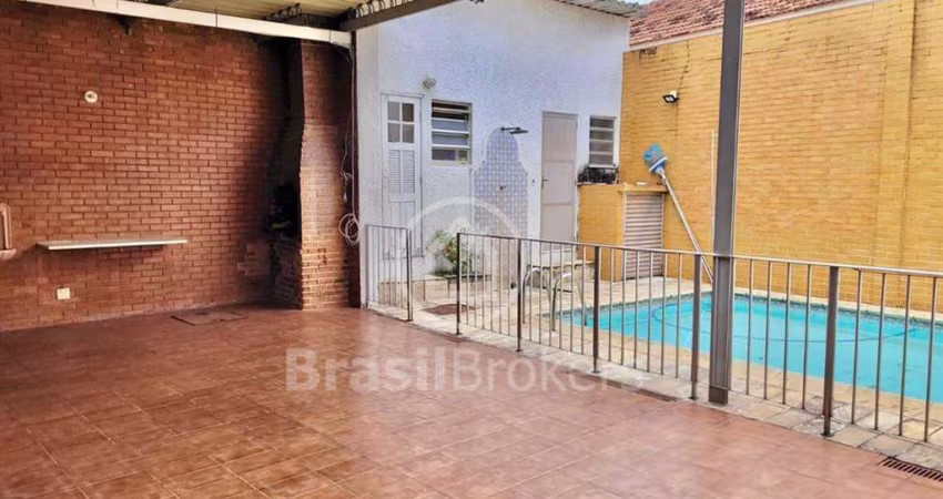 Casa à venda com 300,00m² e 3 quartos em Jardim Carioca, Rio de Janeiro - rj