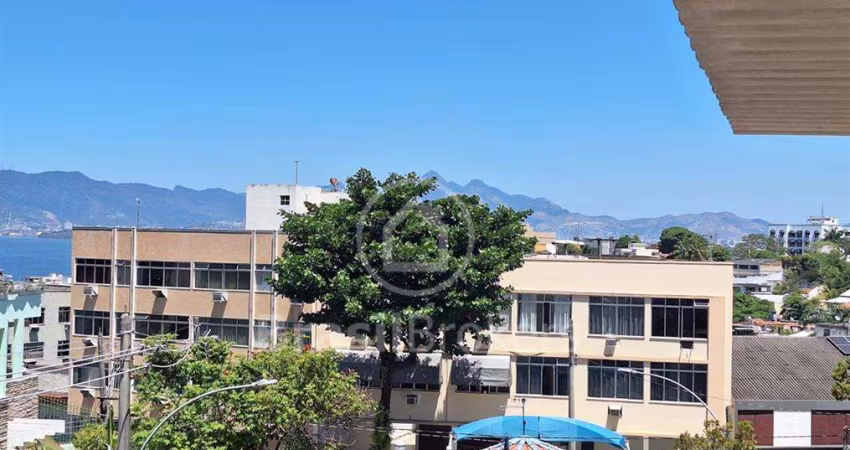 Casa à venda com 300,00m² e 3 quartos em Jardim Guanabara, Rio de Janeiro - RJ