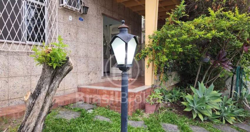 Casa à venda com 221,00m² e 3 quartos em Jardim Guanabara, Rio de Janeiro - rj