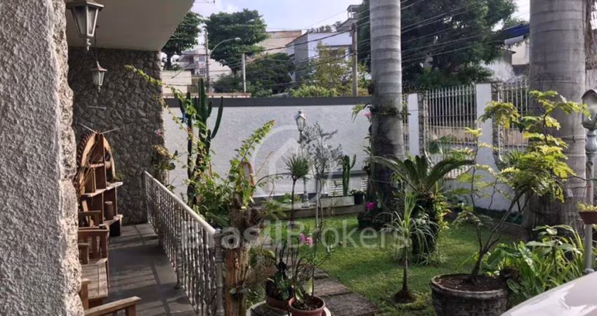Casa linear à venda com 360,00m² e 3 quartos em Moneró, Rio de Janeiro - rj