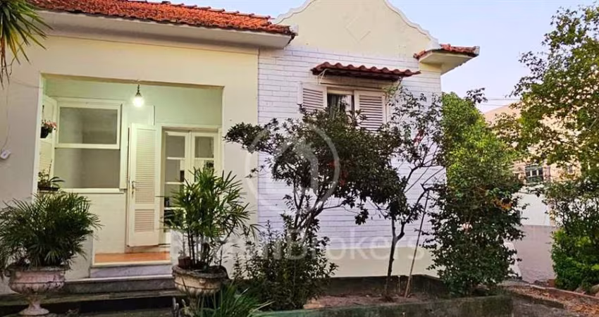 Casa Linear com 3 quartos.