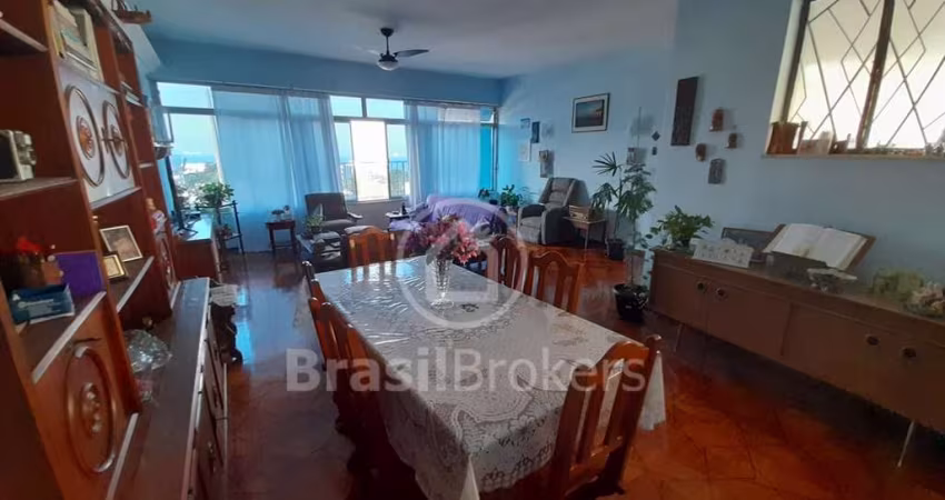Residência linear com quintal