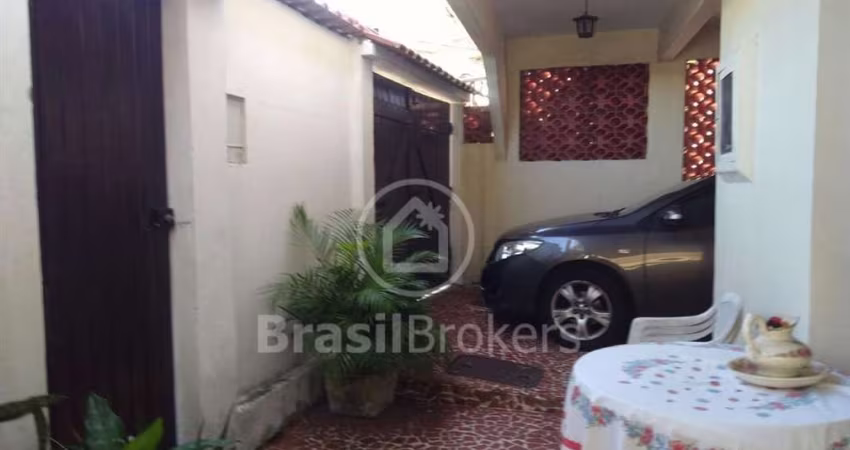 Casa à venda com 222,00m² e 4 quartos em Jardim Carioca, Rio de Janeiro - rj