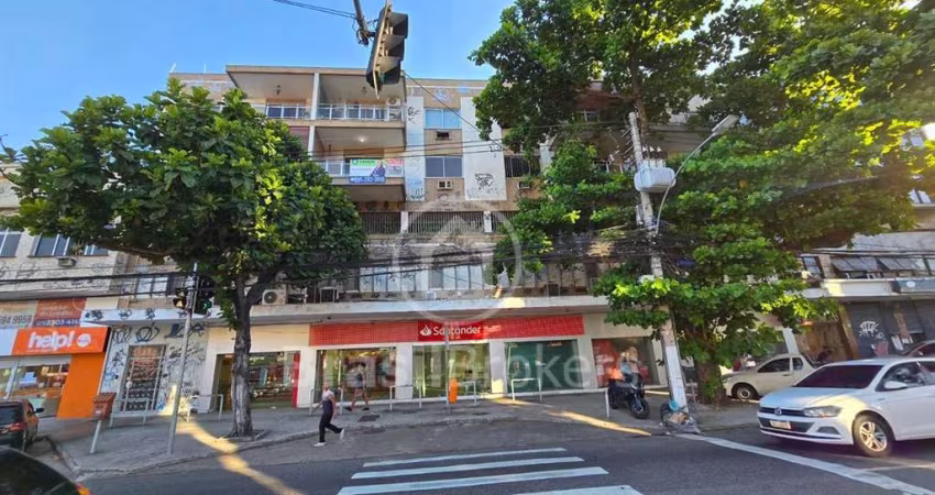 Ótimo apartamento com elevador, varanda e 2 quartos Jardim Guanabara