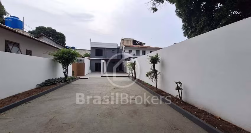Casa duplex  à venda com 189 mts e 4 quartos em Zumbi, Rio de Janeiro - RJ