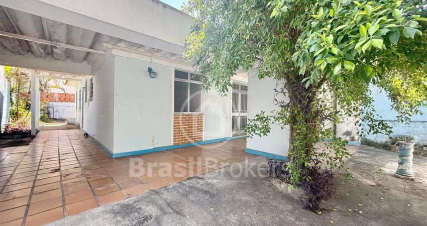 Ótima Oportunidade! Casa Linear a Poucos Metros da Praia de Cocotá