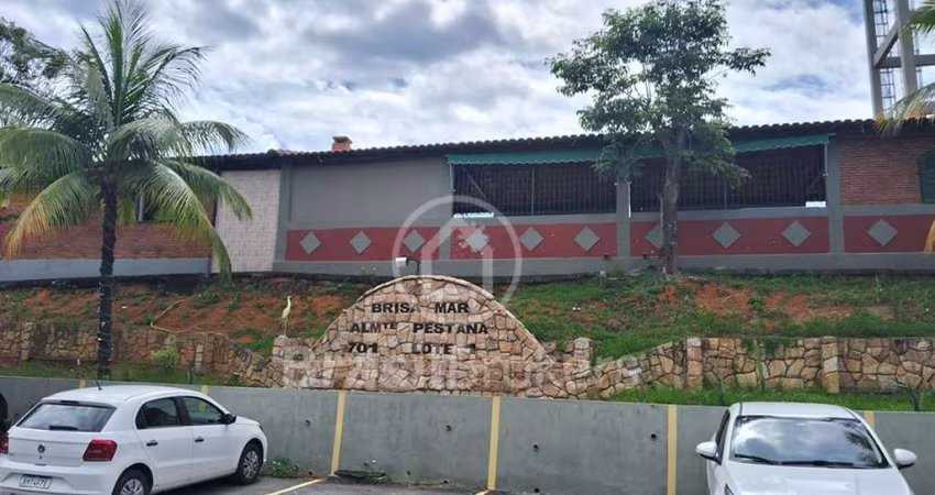 BOM APARTAMENTO EM CONDOMÍNIO