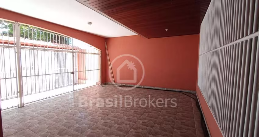 Fantástica Propriedade com Duas Casas à venda na Freguesia.