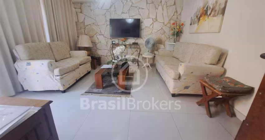 Excelente Casa Duplex na Portuguesa !!