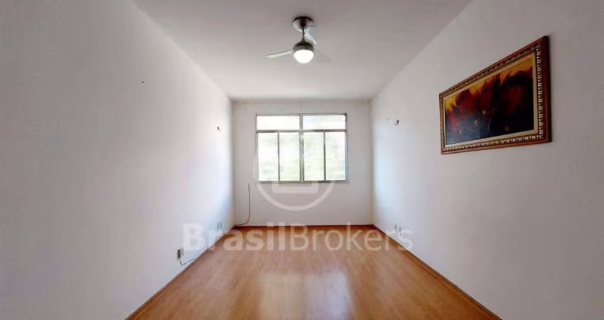 Excelente Apartamento de 2 quartos com dependência completa no metro quadrado mais buscado do Jardim Guanabara!!