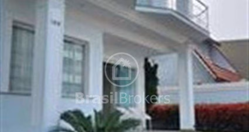 Casa à venda com 246,00m² e 3 quartos em Ribeira, Rio de Janeiro - rj