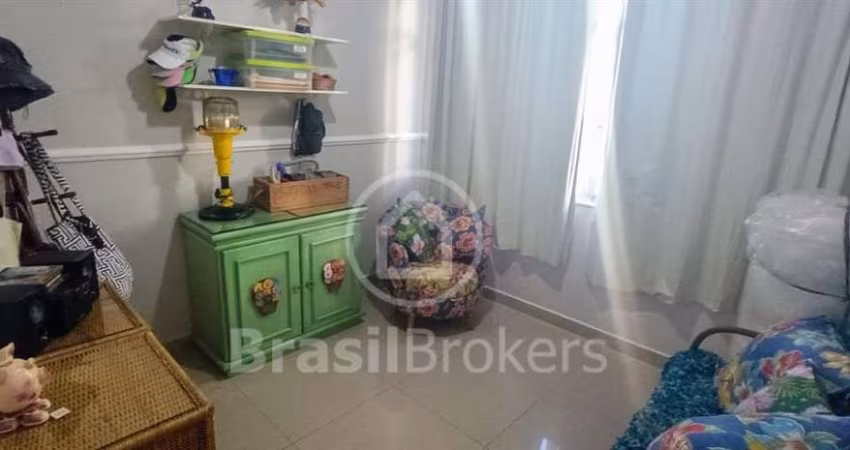 Ótimo apartamento reformado proximo a praia.