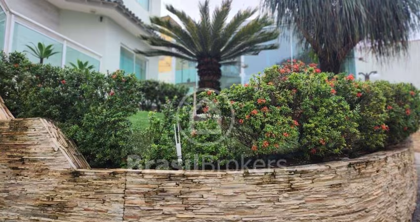 Casa à venda com 517,00m² e 5 quartos em Jardim Guanabara, Rio de Janeiro - rj