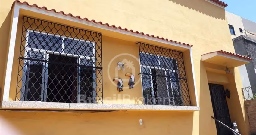 Casa à venda com 108,00m² e 8 quartos em Cacuia, Rio de Janeiro - rj