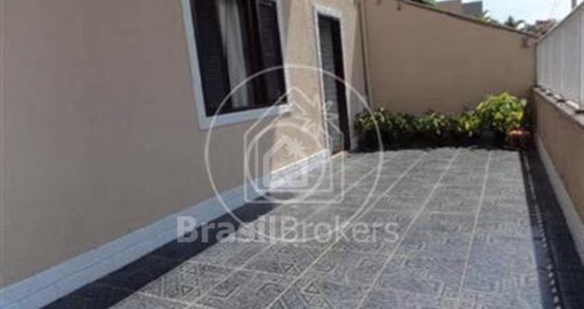 Casa à venda com 476,00m² e 4 quartos em Pitangueiras, Rio de Janeiro - rj