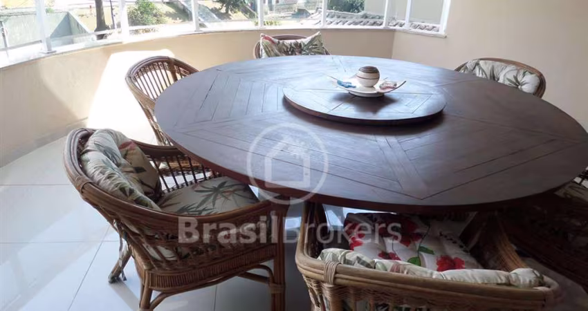 Casa à venda com 562,00m² e 5 quartos em Jardim Guanabara, Rio de Janeiro - rj