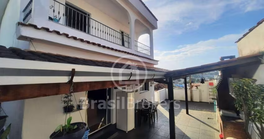 Casa à venda com 124,00m² e 3 quartos em Bancários, Rio de Janeiro - rj