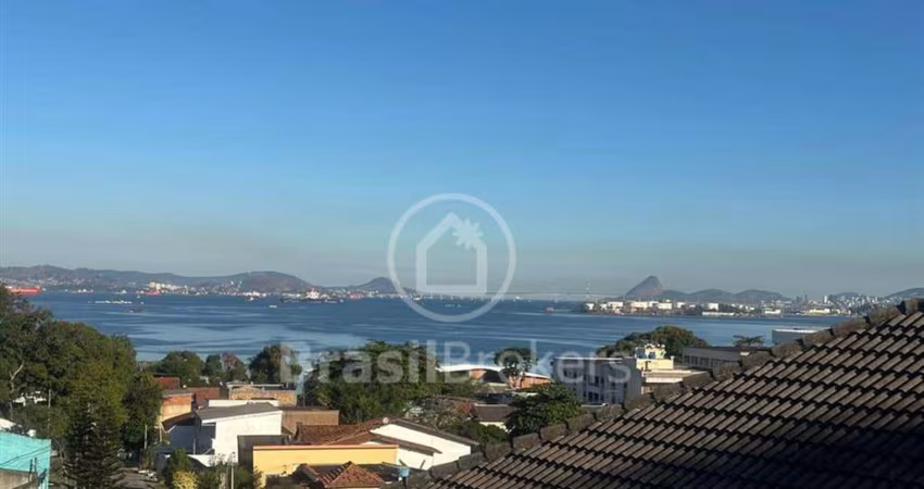Casa à venda com 4230,00m² e 3 quartos em Freguesia (Ilha do Governador), Rio de Janeiro - RJ