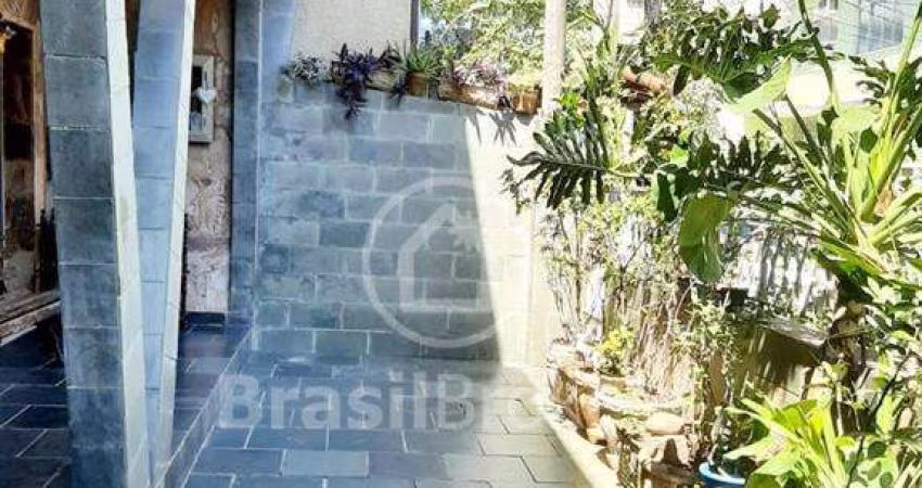 Casa à venda com 184,00m² e 4 quartos em Jardim Guanabara, Rio de Janeiro - rj
