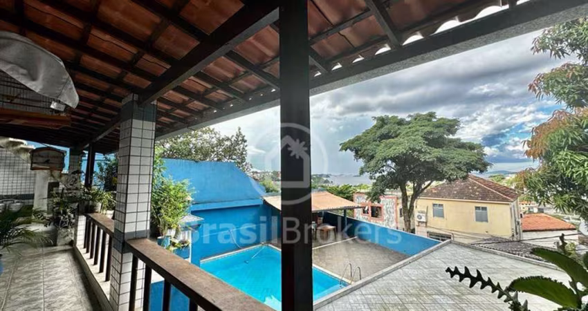 Casa à venda com 277,00m² e 3 quartos em Jardim Carioca, Rio de Janeiro - rj